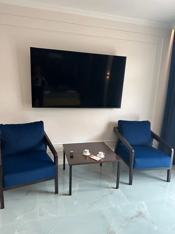 Роскошный дом с бассейном и сауной