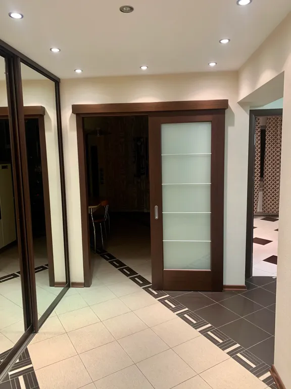 4-комнатная квартира с камином, рядом Центральная площадь