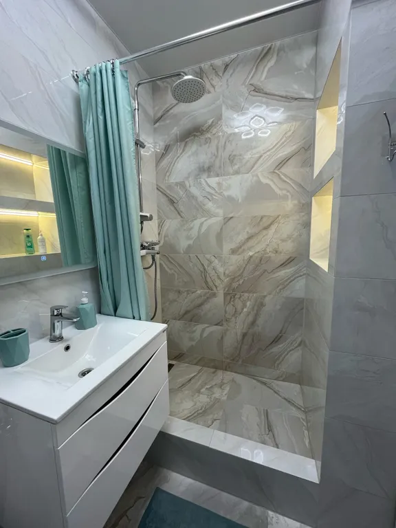 Новая, современная, уютная квартира в тихом районе города.