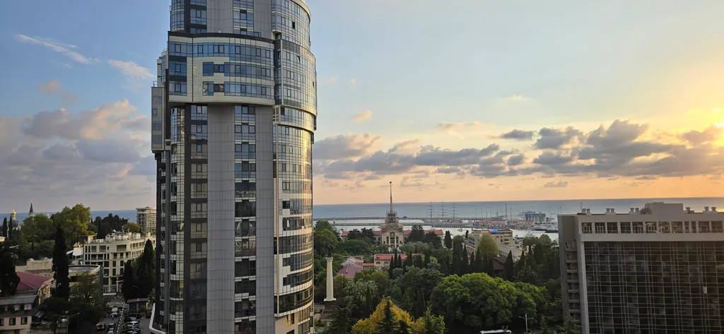 Квартира Уютная квартира в центре с потрясающим видом на морской порт — Сочи