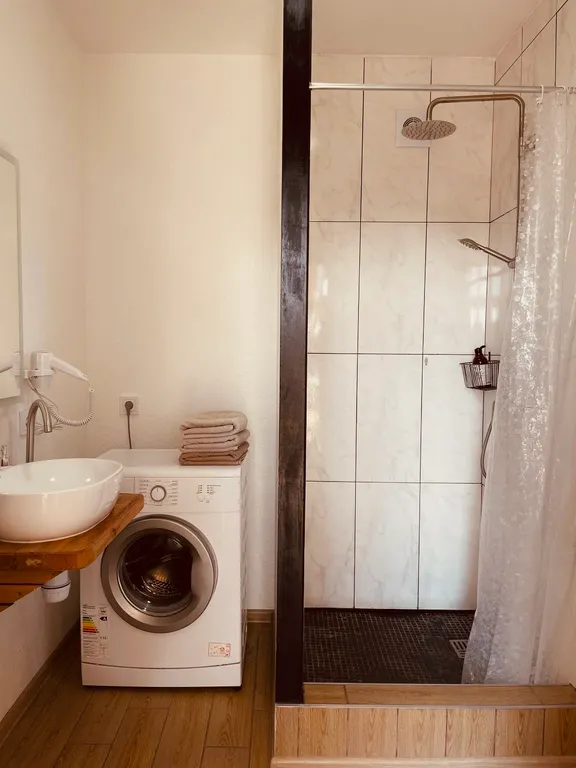 Коттедж Загородный уютный домик с банным чаном у моря — Морской