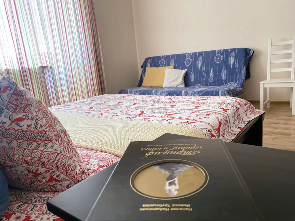 Через дорогу от ЛетоЛето Яркая 1+ квартира