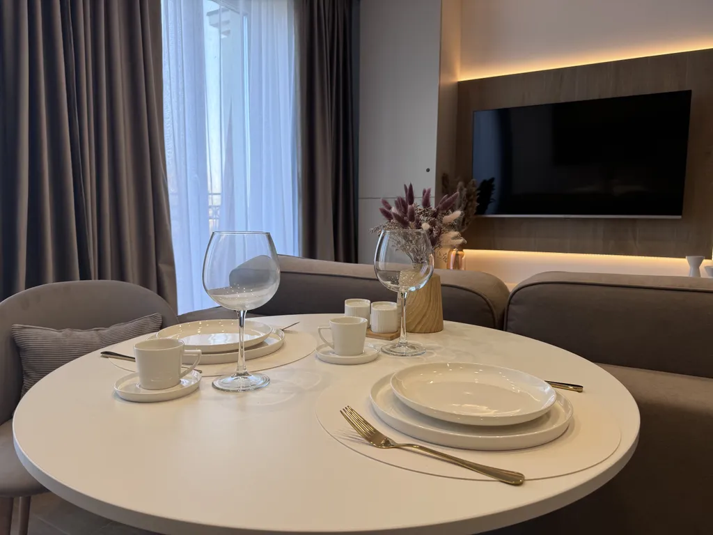 Дизайнерский апартамент с видом на море