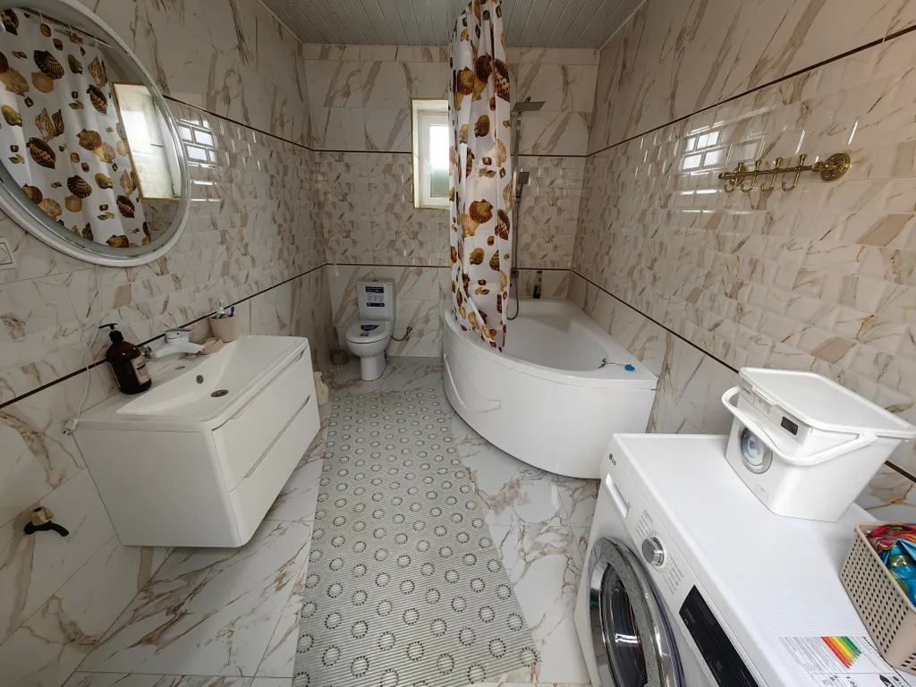 Просторный дом с зоной барбекю