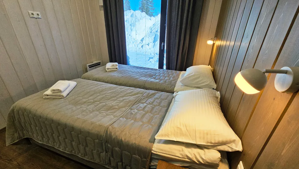 Далеко и надолго