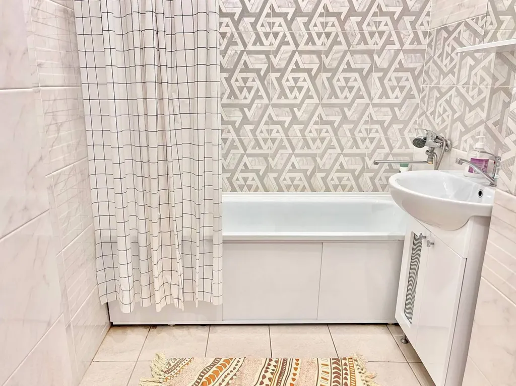 Евродвушка Апарт Гулливер с лоджией в центре