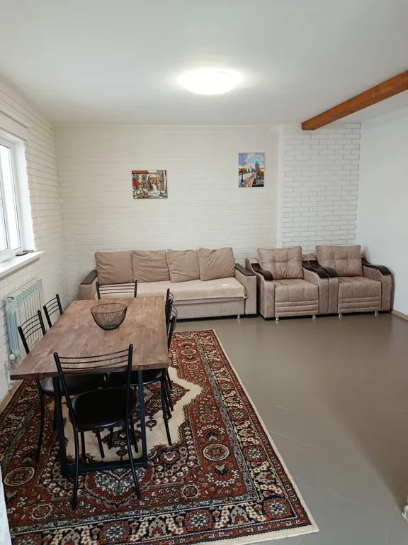 Дом из двух комнат в зелёной зоне