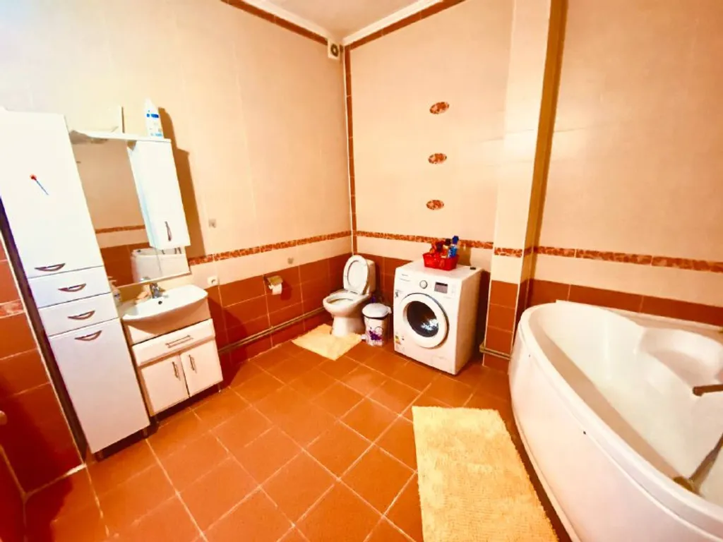 4-комнатная Квартира