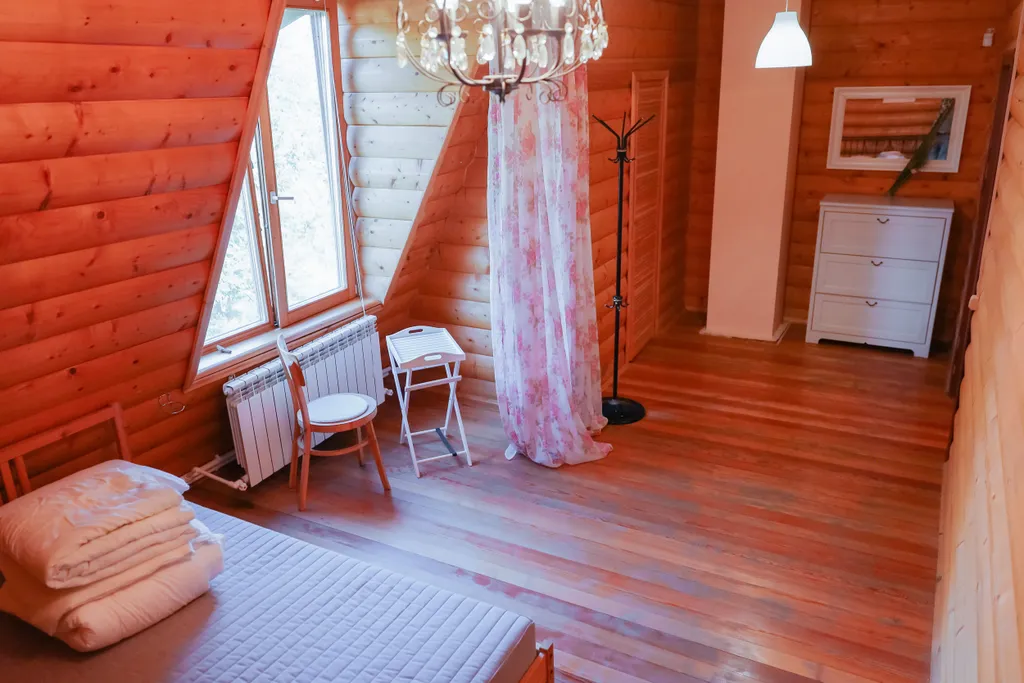 Огромная фамильная усадьба с баней на берегу водохранилища