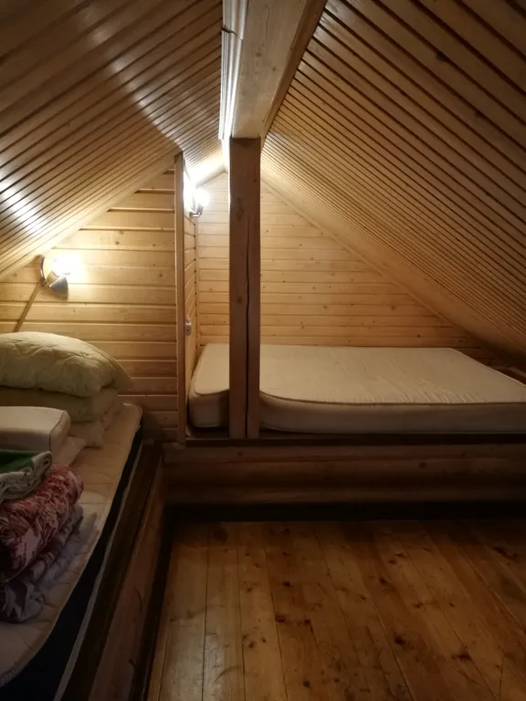 Уютный коттедж с камином у озера в Колосково