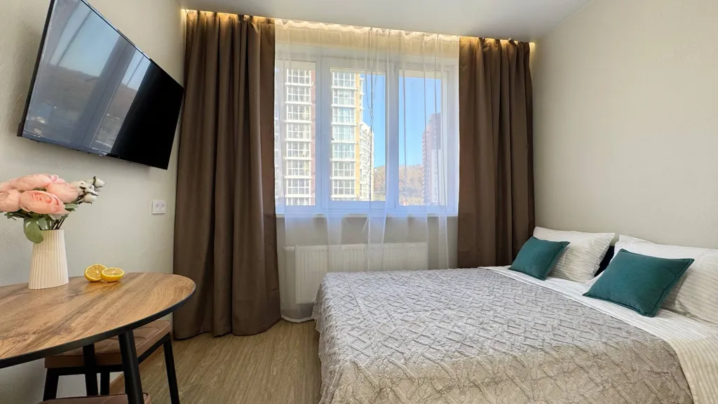 Уютная и светлая студия на Патрокле