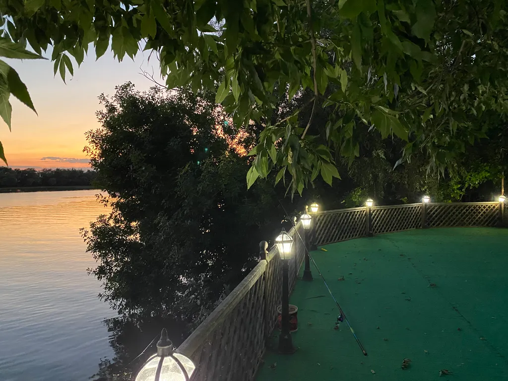 Дом на реке