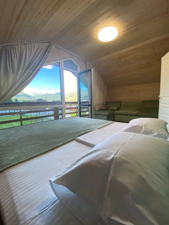 Коттедж Коттетдж Famous house с видом на горы — аренда посуточно в Архыз