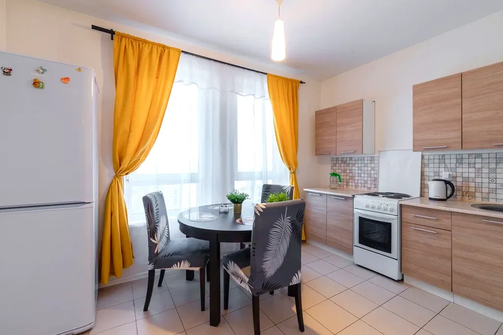 Шикарная 2-комнатная квартира с раздельными комнатами и балконом