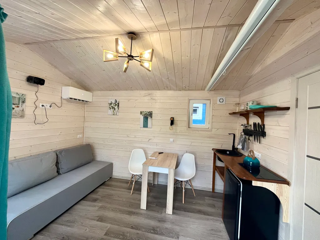 Новые Домики на берегу пруда