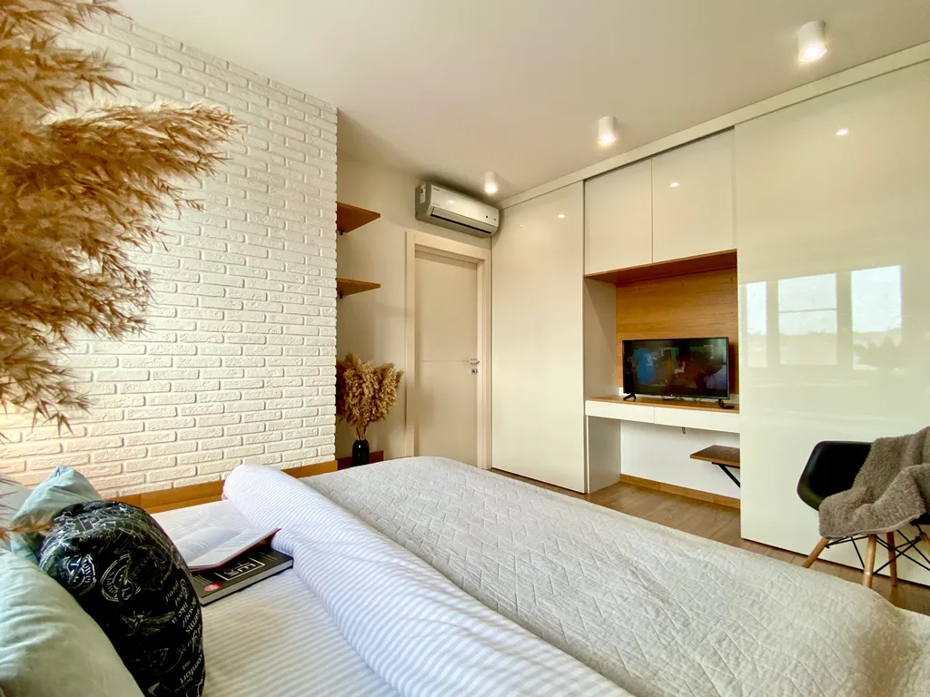 Трёхкомнатная семейная квартира с детской комнатой