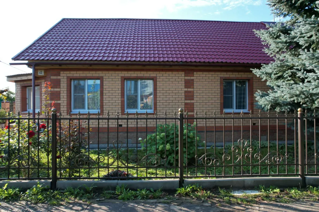 Уютный дом у Васильевского монастыря