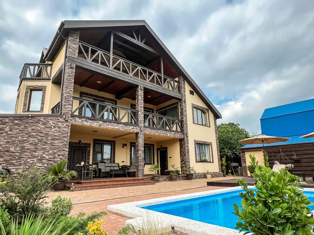 Уютный деревенский дом в стиле шале