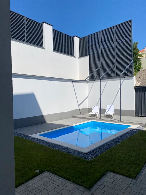 Квартира Квартира Уютные гостевые комнаты с выходом к бассейну — Севастополь