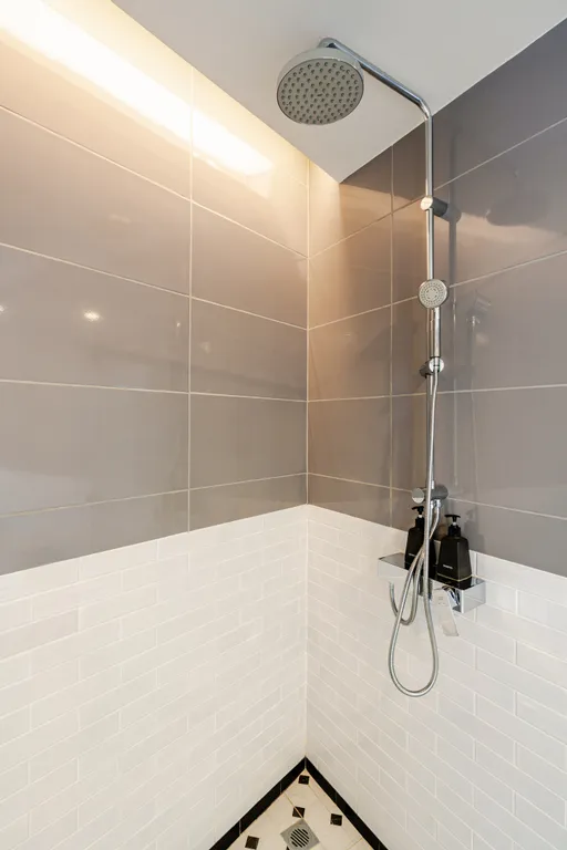 Новые апартаменты с видом на море у пляжа Карон