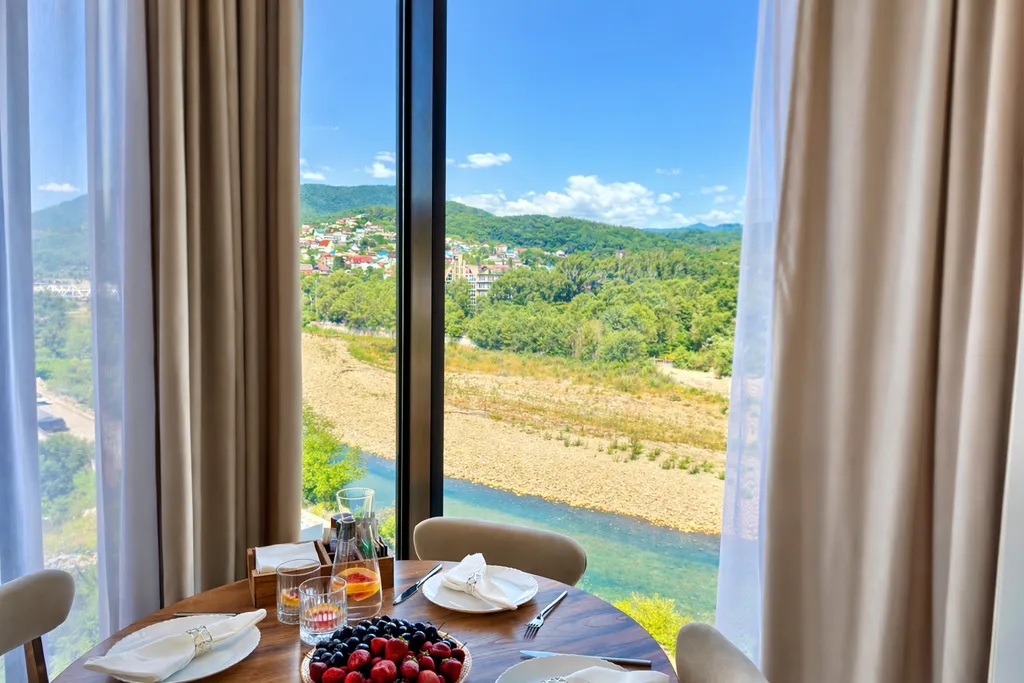 Квартира Квартира Делюкс с балконом и видом на горы и реку — Лазаревское