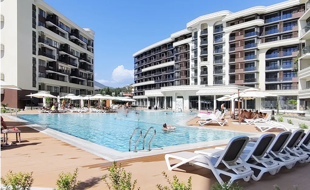 Апартаменты в Atlas Apart-Hotel SPA, вид на море и 4 бассейна