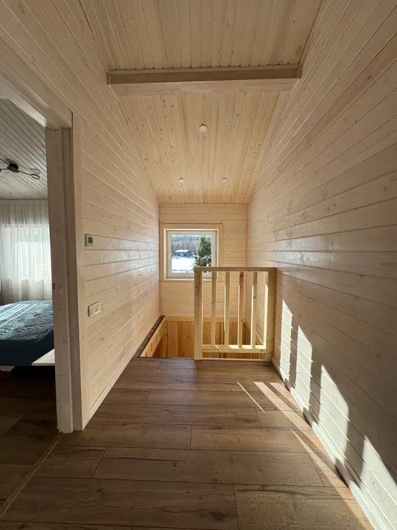 Большой дом у озера