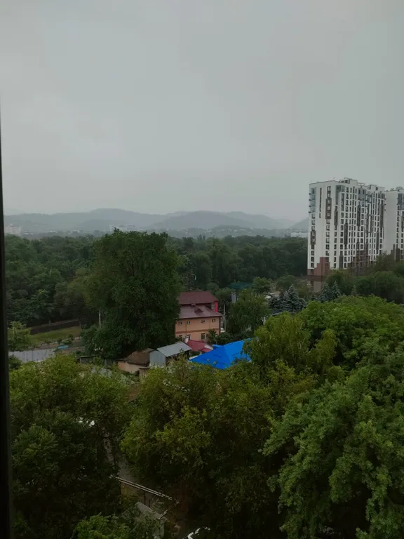 Квартира Евродвушка с хорошим видом на горы, парк в старом центре города — Алматы