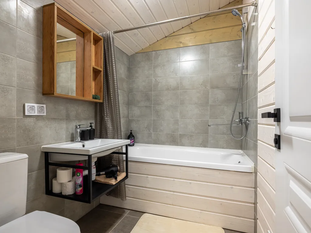 Домик у леса с камином и баней