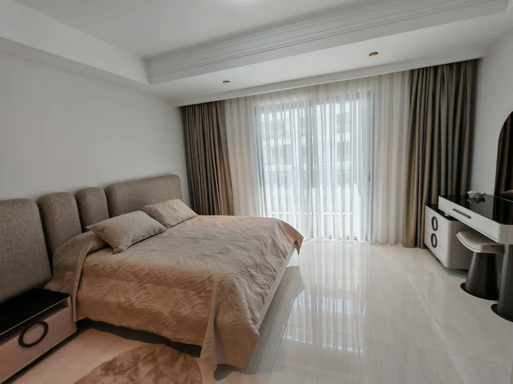 Квартира с тремя спальнями Azura World Residence & Hotel