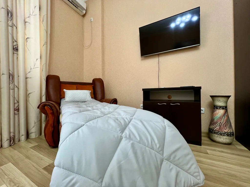 Рядом пляж парк Победы Херсонес не берем оплату за уборку