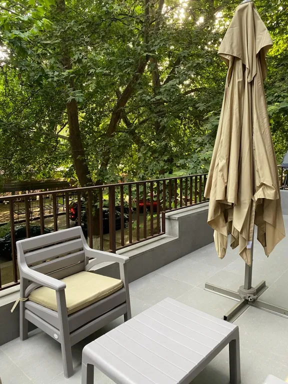 Квартира с прекрасной террасой видом на парк