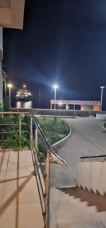 Стильная квартира на берегу