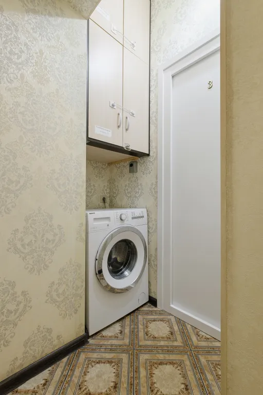 Транспорт и кафе в двух минутах ходьбы