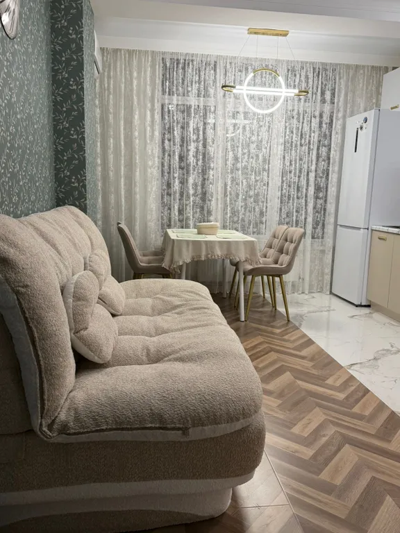 Уютная квартира с видом на город и горы