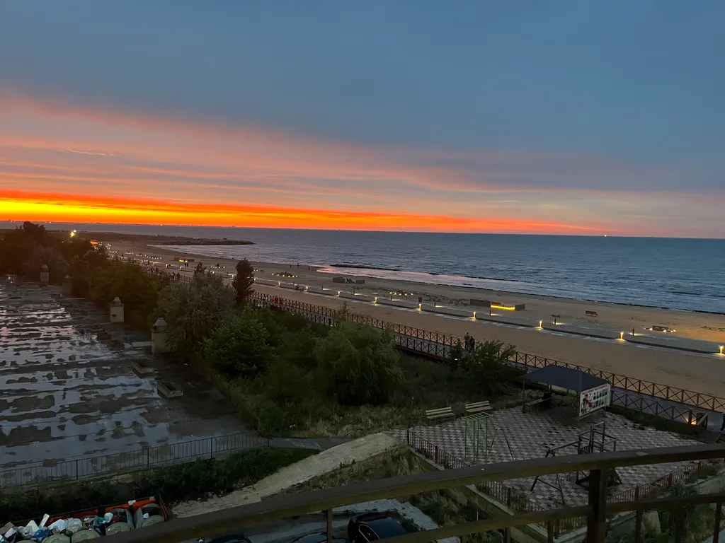 Квартира с панорамными окнами с видом на море