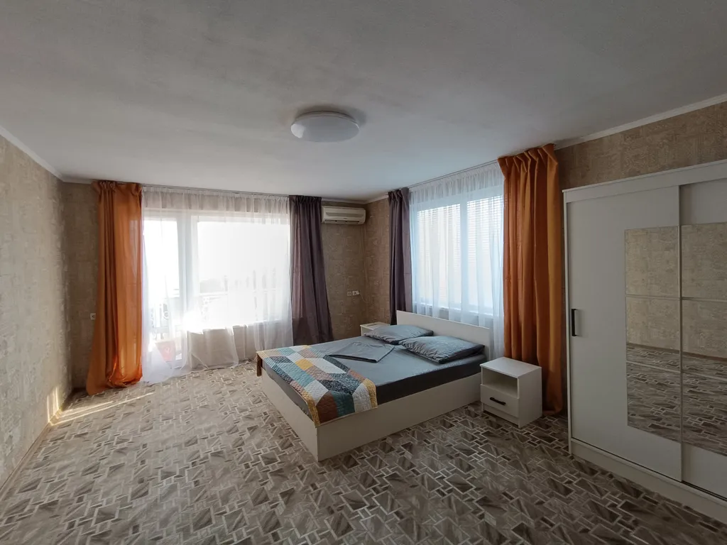 Дом с бассейном и баней