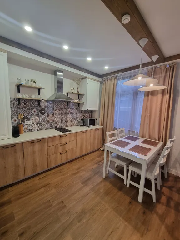 Уютная квартира в центре Эсто-садка