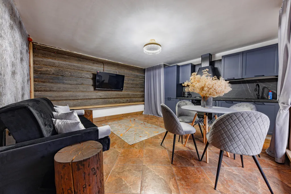 Дом  с летней кухней на три спальни с камином и террасой