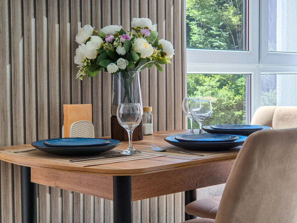 Просторная студия с балконом