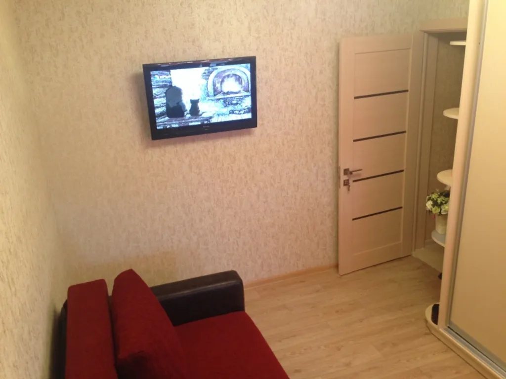 Большой дом в Евпатории со своим двором