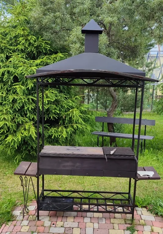 Русская усадьба, бревенчатый 2-х этажный дом с баней