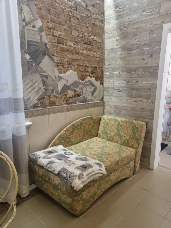 В историческом доме в центре города, уютные апартаменты, своя парковка