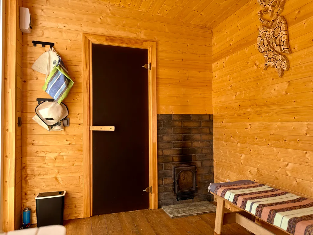 Домик у реки рядом с Екатеринбургом