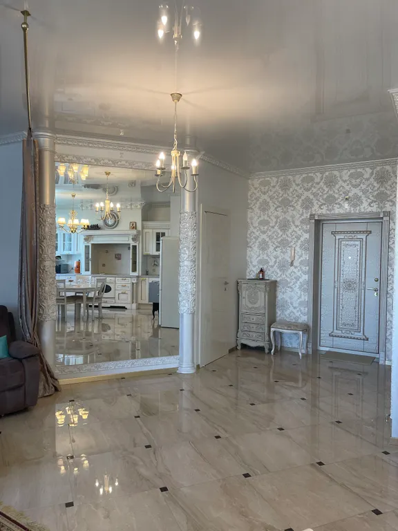 Красивая, уютная студия с видом на Волгу и набережную