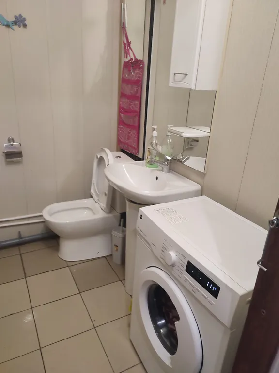 Студия в современном новом доме на проспекте Строителей