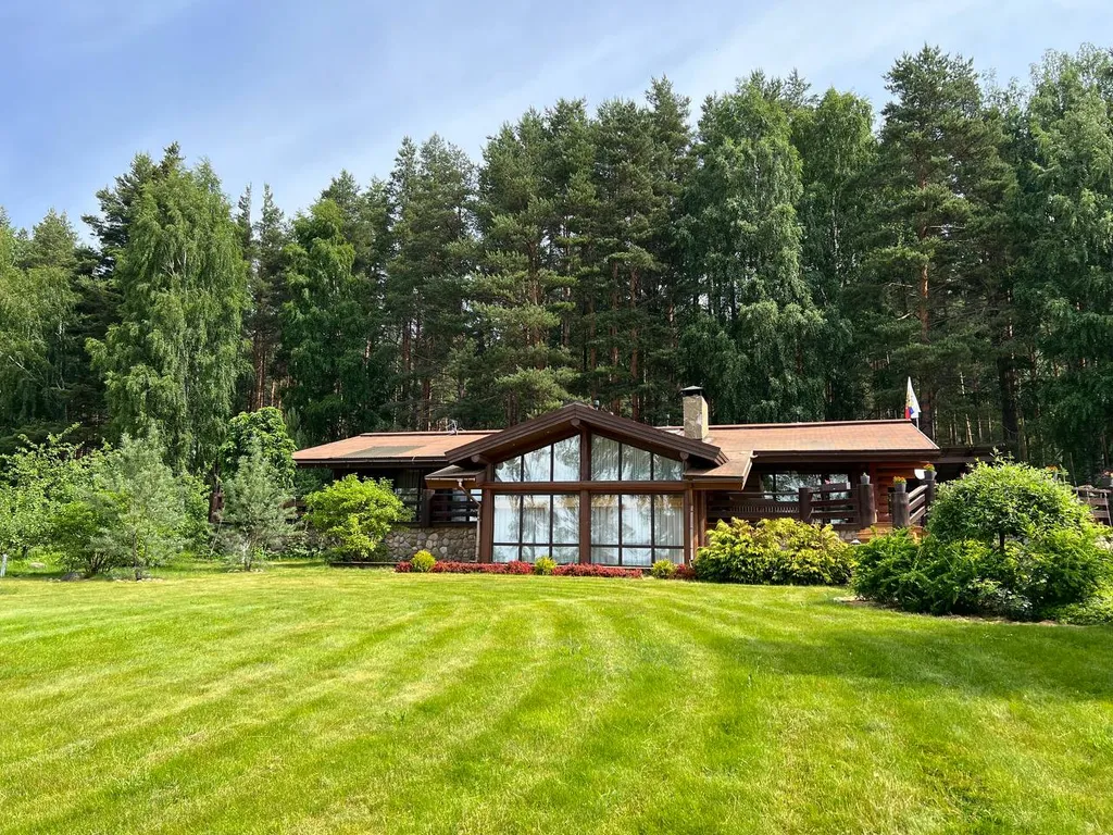 Коттедж на берегу Суходольского озера — аренда посуточно в Приозерск