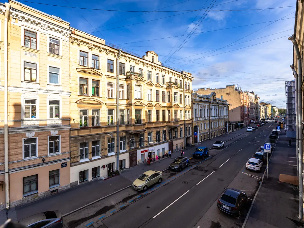 Студия с балконом в 7 минутах от Невского проспекта
