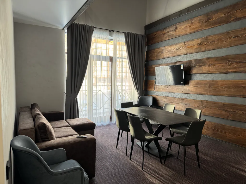 Квартира Апартаменты люкс с 3 спальнями — аренда посуточно в Сыростан