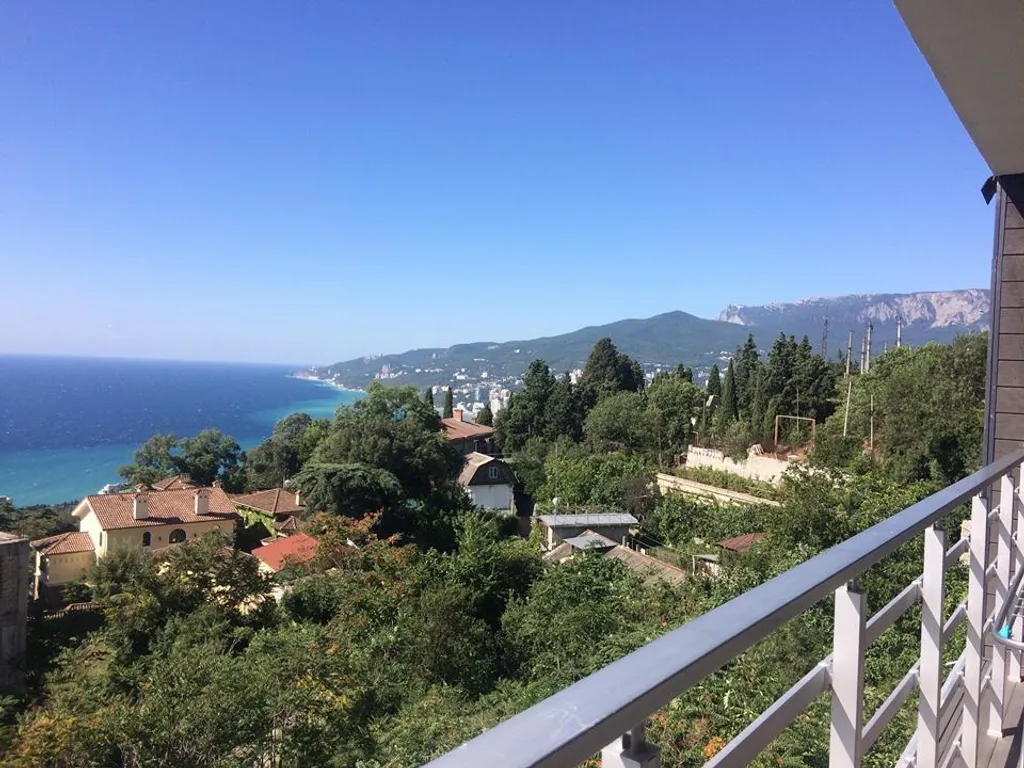 Студия с видом на море